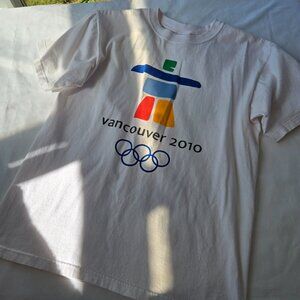 Vancouver 2010 Winter Olympics logo white t-shirt - SIZE M